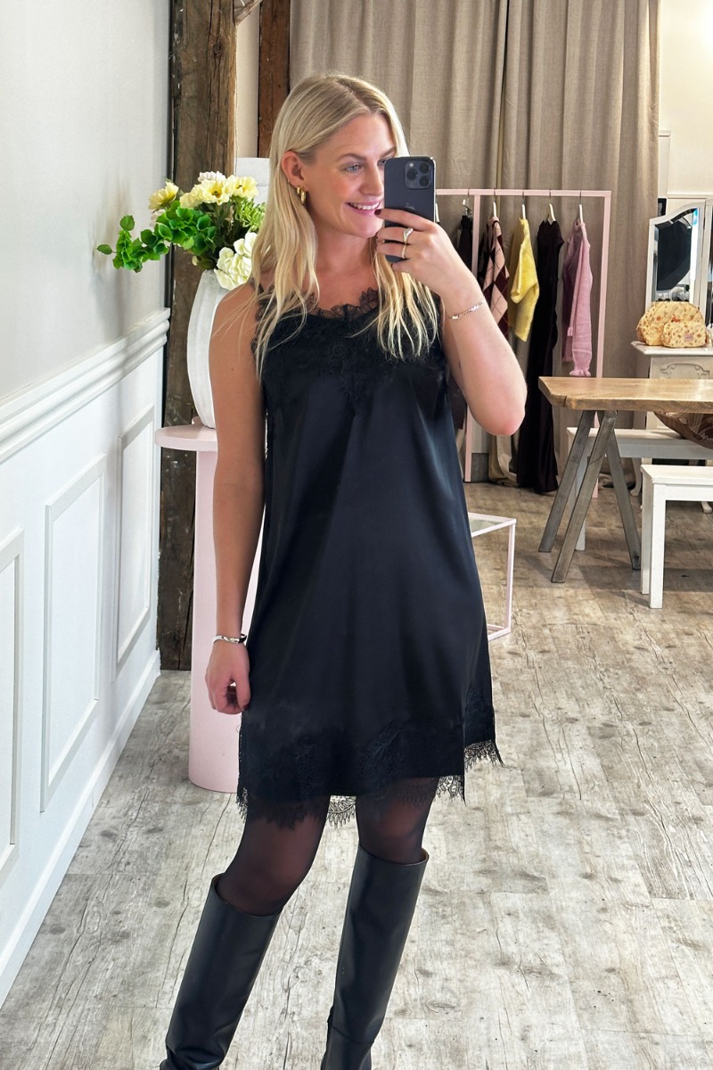 -view Kjole Valentine Short Dress Black