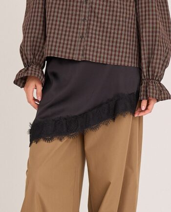 -view Nederdel Katti Wrap Skirt Black  Levering Slut November