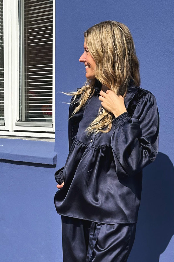 Continue Bluse Silke Shinny Navy Blue