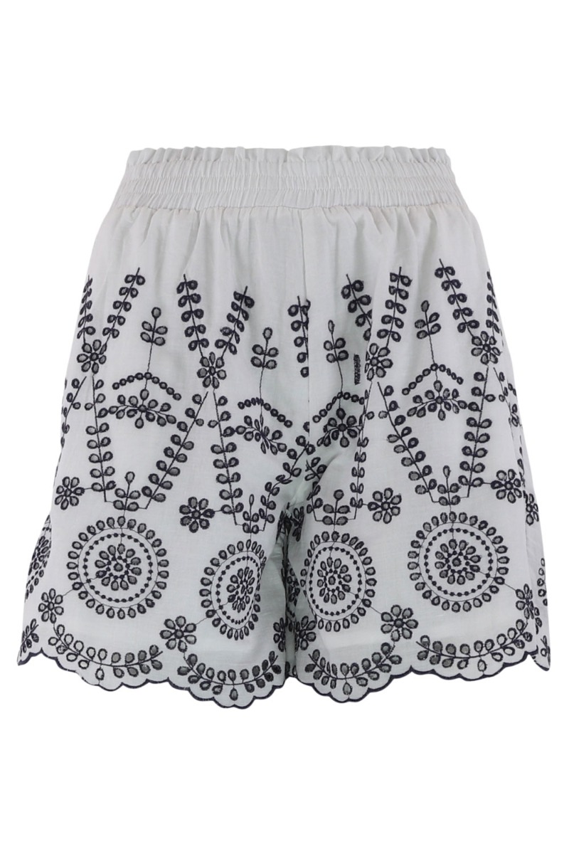 Continue Shorts Ea White