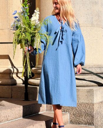 Loved By Lykke Kjole Luna Dress Mid Vintage Blue