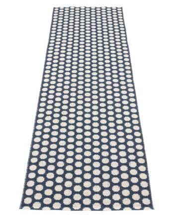 Pappelina Noa Gulvtæppe 70 Cm   250 Cm  Dark Blue Vanilla